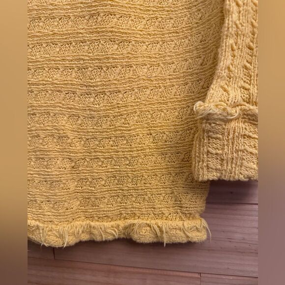 We The Free Size Medium Bright Yellow Thein Hacci V Neck Lightweight Sweater - Picture 4 of 13